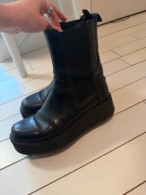 Black Vagabond Boots - Women